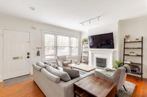 Charming 4br Duplex In Oak Lawn Private Backyard